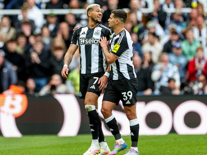 南宫娱乐-里程碑夜！曼联更衣室发声，法联杯集结日刷纪录，引发热议，更衣室氛围转暖(三个必胜纪念馆观后感)