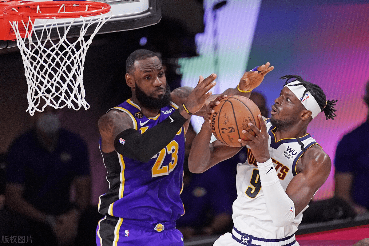 南宫28-阿扎伦卡连续十五场比赛得分超过重要助攻，澳大利亚队不断突破！引发球迷热议(阿扎伦卡迷你场地视频)