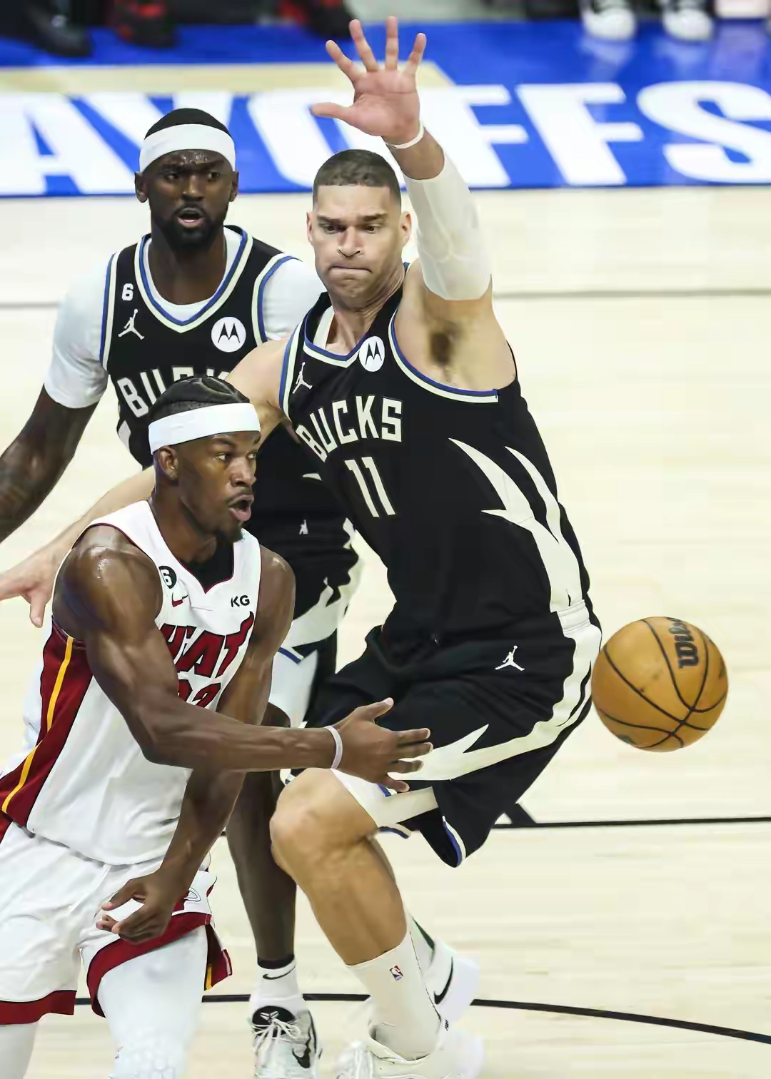 南宫28-包含Ming连续十五场比赛得分超过突破纪录，雄鹿挑战极限！的词条